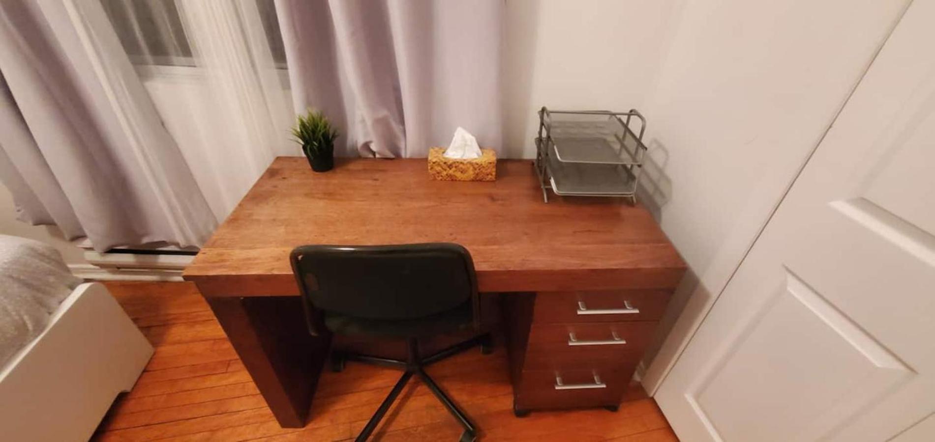 מונטריאול Perfect For Groups Big Livingroom 2 Backyard 3Br מראה חיצוני תמונה
